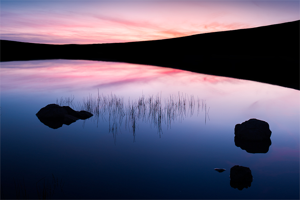 Le lac d'en haut de la Godivelle au crépuscule - Photo du lac de la Godivelle, Auvergne, Brok photographie