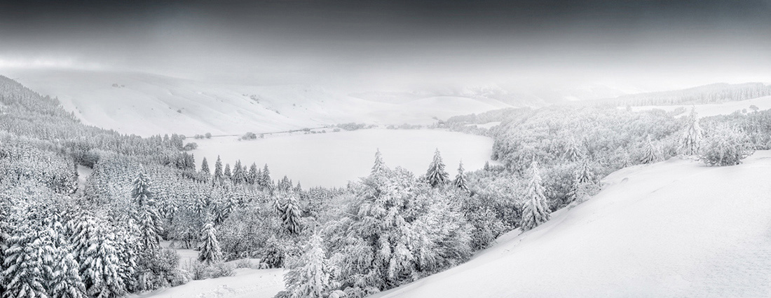 Photo panoramique du Lac de Guéry en hiver, Brok photographie